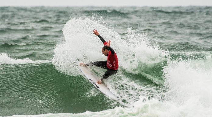Favoritos brilham no segundo dia de Renault Porto Pro
